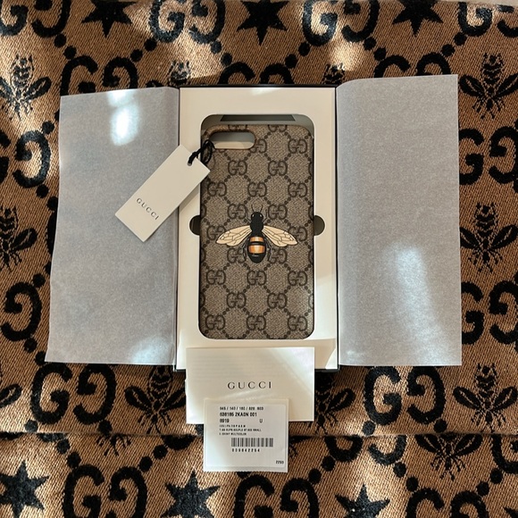 Gucci Accessories - Gucci Tan and Black Bee Motif Phone Case